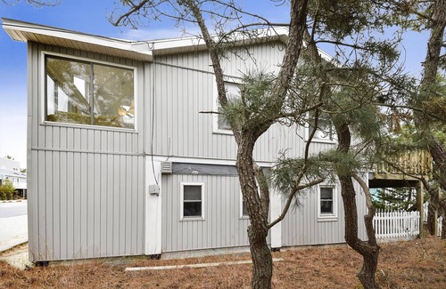 South Bethany House | FREE ACTIVITIES INCLUDED! Located only steps from the beautiful beaches of South Bethany - 5 bedroom, 3 bath cottage