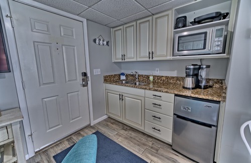Long Beach Condo | Free Beach Chair/Umbrella Service! Tower 4-307E Long Beach Resort