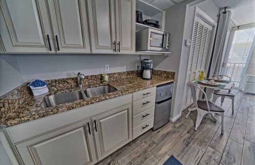 Long Beach Condo | Free Beach Chair/Umbrella Service! Tower 4-307E Long Beach Resort