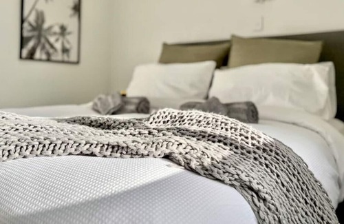 Te Rapa House | Free Cleaning & Close to Everything!