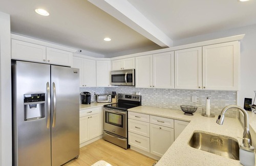 Fenwick Island Condo | Free Golf at Bear Trap Dunes and MORE! AMAZING OCEANFRONT CONDO IN NORTH FENWICK!