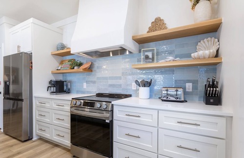 Kiska Beach House | Free Golf Cart-Heated Pool-Spa-5min Walk to Beach