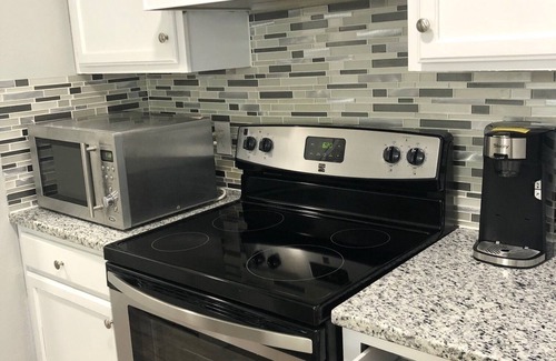 Frisco House | Free high speed internet/hulu/parking fully renovated/nice/cozy FULL DUPLEX