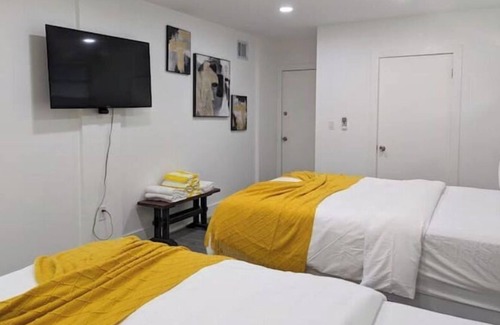 Biscayne Park House | FREE NIGHT in Miami Tropical Escape
