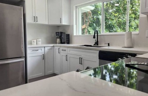 Biscayne Park House | FREE NIGHT in Miami Tropical Escape