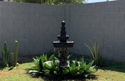 Glendale House | Free RV parking, two car garage, fenced backyard, minutes to Westgate