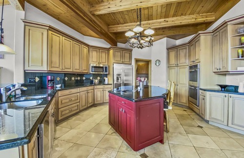 Warrior's Mark West House | Free SkyCard Activities - Spacious Home, Hot Tub, Perfect For Large Families