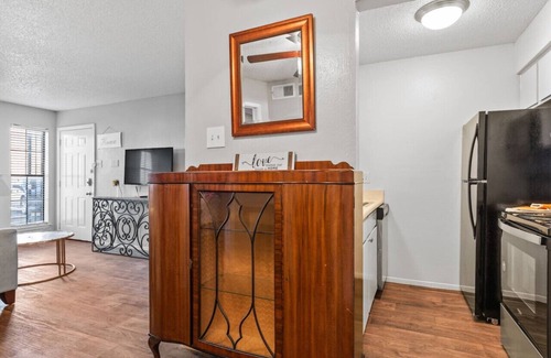 Park Central Apartment | FREE WIFI | 1 BEDROOM APT | DALLAS