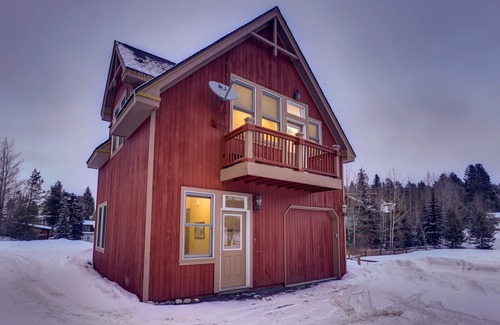 Historic District House | French Street Cottage: Walk to Main St-Gondola, Pet-Friendly, Private, Grill