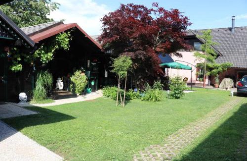 Praprotna Polica House | Frenkcottage 5 KM FROM THE AIRPORT- FREE TRANSPORTATION TO THE AIRPORT