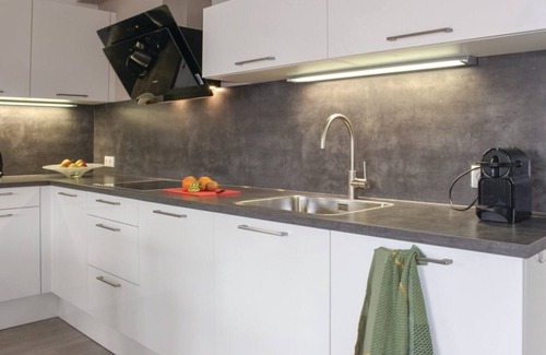 Idskenhuizen House | Freonskip is an 8 person child friendly water villa.
