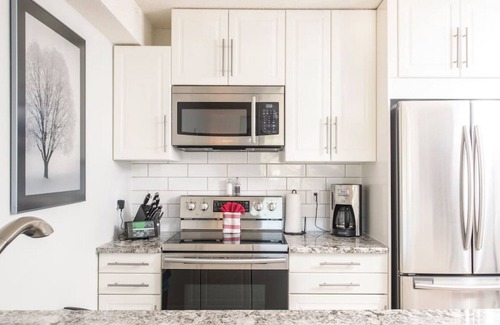 East Kootenay Apartment | Fresh Air Feelings | Indoor Pool & Hot Tub | Beach