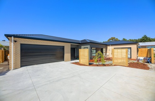 Blenheim House | Fresh brand new comfy home