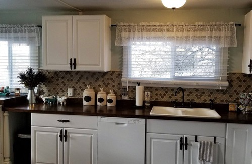 Williams Cottage | Freshly Renovated 1911 Historic Cottage- 60 Minutes to Grand Canyon