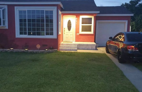 Compton House | Friendly Entire House W/ Big Backyard @Compton