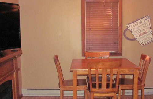 Laurelville Cottage | Friendly Fawn Cottage with Fishing Pond--Hocking Hills