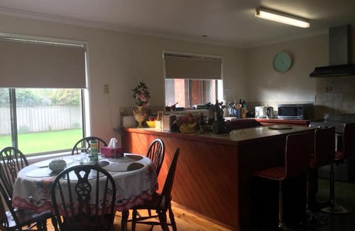 Portland Bed & Breakfast | Friendly Home in Portland Victoria