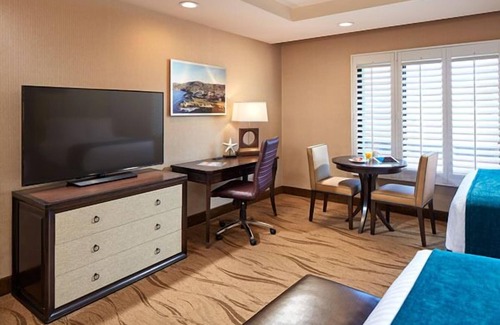 Village of La Jolla Hotel | Friends and Family Vacation! Two Convenient Units, Restaurant, On-Site Dining