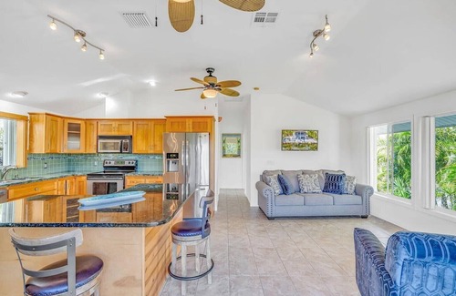 Eden Pines House | Frigate Landing - Beautiful Waterfront home,60ft seawall,Tiki Hut, Pet Friendly,
