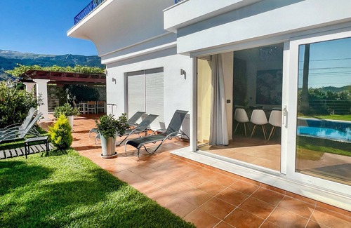 Canillas de Albaida Villa | Frigiliana Getaway: 3-Bedroom Villa with Private Pool and Stunning Views