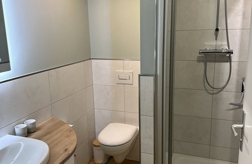 Kasendorf Apartment | Frisch Renovierte Ferienwohnung in Altem Wirtshaus