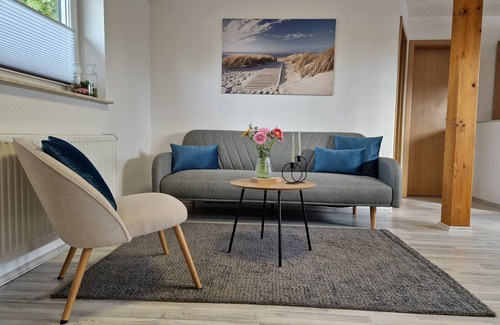 Nordenham Apartment | Frisch Renovierte Ferienwohnung an der Nordsee - 5min. Fahrt zum Strand