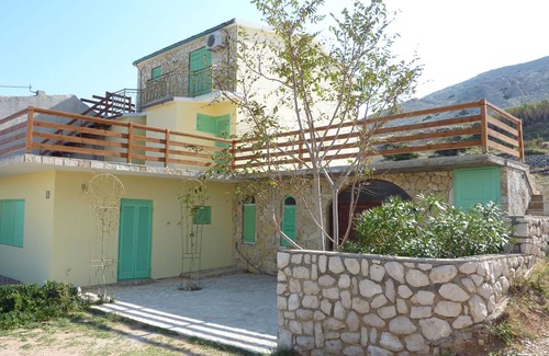 Pag Apartment | From 22 a day. Only 200 meters from the beach with beautiful sea views