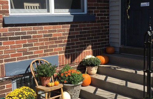 Saint Anna House | From Schwarz Supper Club to Road America, Schwarz Guest House is in Between.