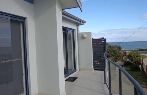 Bunbury House | From the lounge, kitchen and balcony enjoy the uninterupted ocean views.