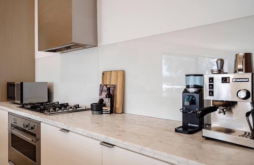 Torquay House | Front Row Golf & Lake Views Luxe Coastal Retreat