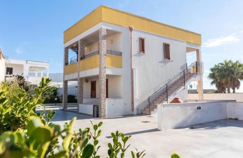 Torre Vado Apartment | Front SEA Apartment 20 metri by Salento Prime
