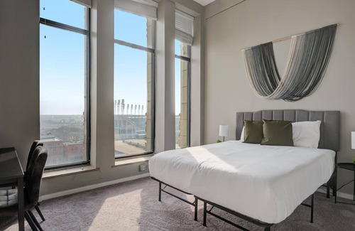 Gateway District Apartment | Frontdesk | 2 BR Apt by Rocket Mortgage Fieldhouse
