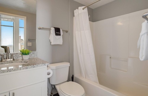 Gateway District Apartment | Frontdesk | 2 BR Apt by Rocket Mortgage Fieldhouse