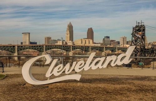 Gateway District Apartment | FRONTDESK 2015 East 4th Street Apts Downtown Cleveland