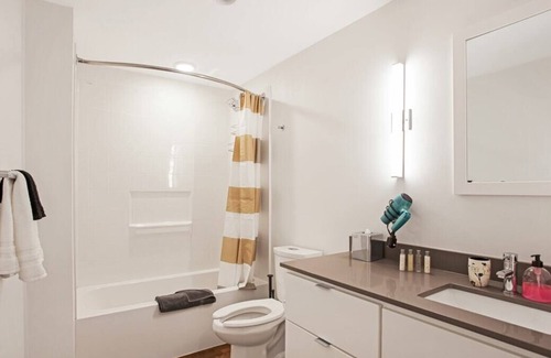 Hanover Place Apartment | Frontdesk | Bright Studio Apt near Union Station