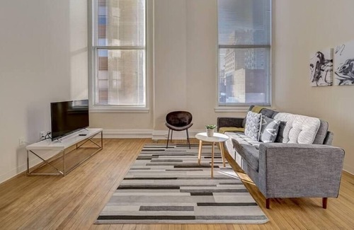 Gayborhood Apartment | Frontdesk | Sunny 1 BR in Washington Square West