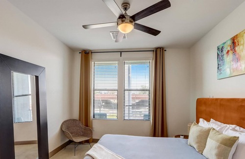 Tempe Apartment | FRONTDESK Vela at Tempe Town Lake Apts