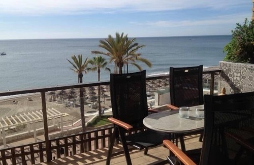 Fuengirola Apartment | Frontline Beach Apartment. Totally renewed. Sunny Apartment. Near the centre.
