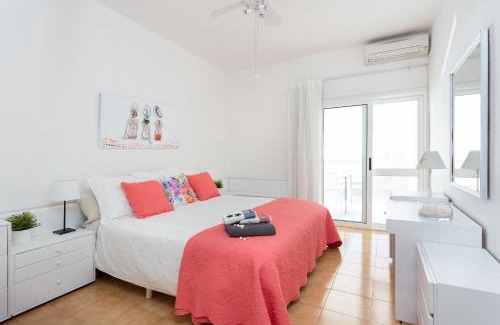 Santa Cruz de Tenerife Apartment | Frontline Beach Apartment