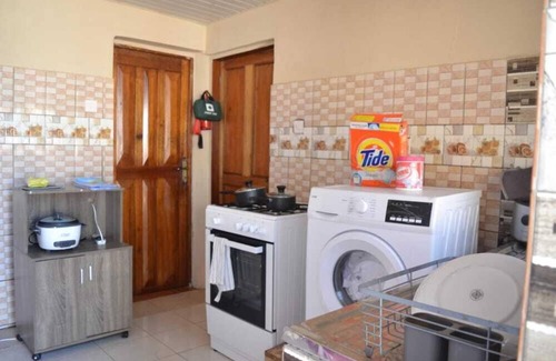 Freetown House | Full AirCon- 3Bed Villa- A/c- WiFi- HotWater