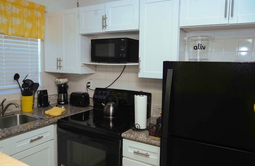 Bahamas Terrace Apartment | Full Apartment Near Beach