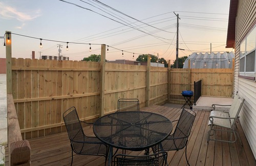 Ottawa House | Full House in Downtown Ottawa, Very Short Walk to Downtown and Restaurants!
