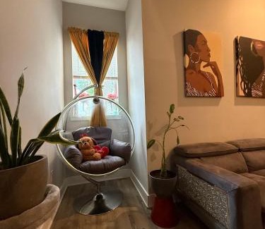 North Philadelphia West Apartment | Full House or Rooms & private bath Stays- Diamond Street Beautiful Luxury Estates