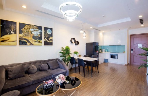Hai Ba Trung Apartment | Full House Times City
