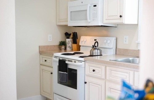 Alpena House | Full Kitchen|Location|Family Friendly