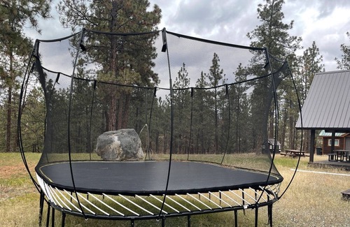 Eureka RV Rental | Full trailer/RV hook ups on 5 acres