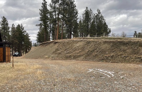Eureka RV Rental | Full trailer/RV hook ups on 5 acres