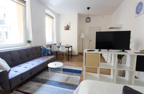 Halle Apartment | FullHouse - Halle - T28 - Hawk Apartment
