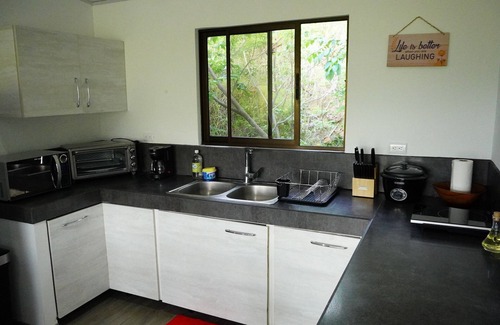 Playa Hermosa Apartment | Fully equipped 2-bedroom apartment in Playa Hermosa with WiFi, AC and parking