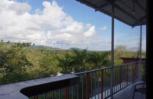 Playa Hermosa Apartment | Fully equipped 2-bedroom apartment in Playa Hermosa with WiFi, AC and parking